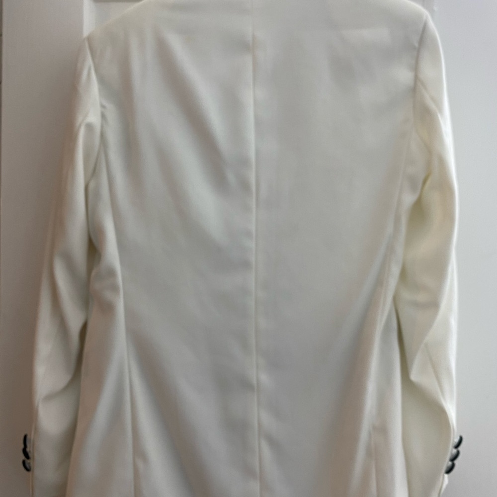 White Tuxedo w/satin Shawl collar